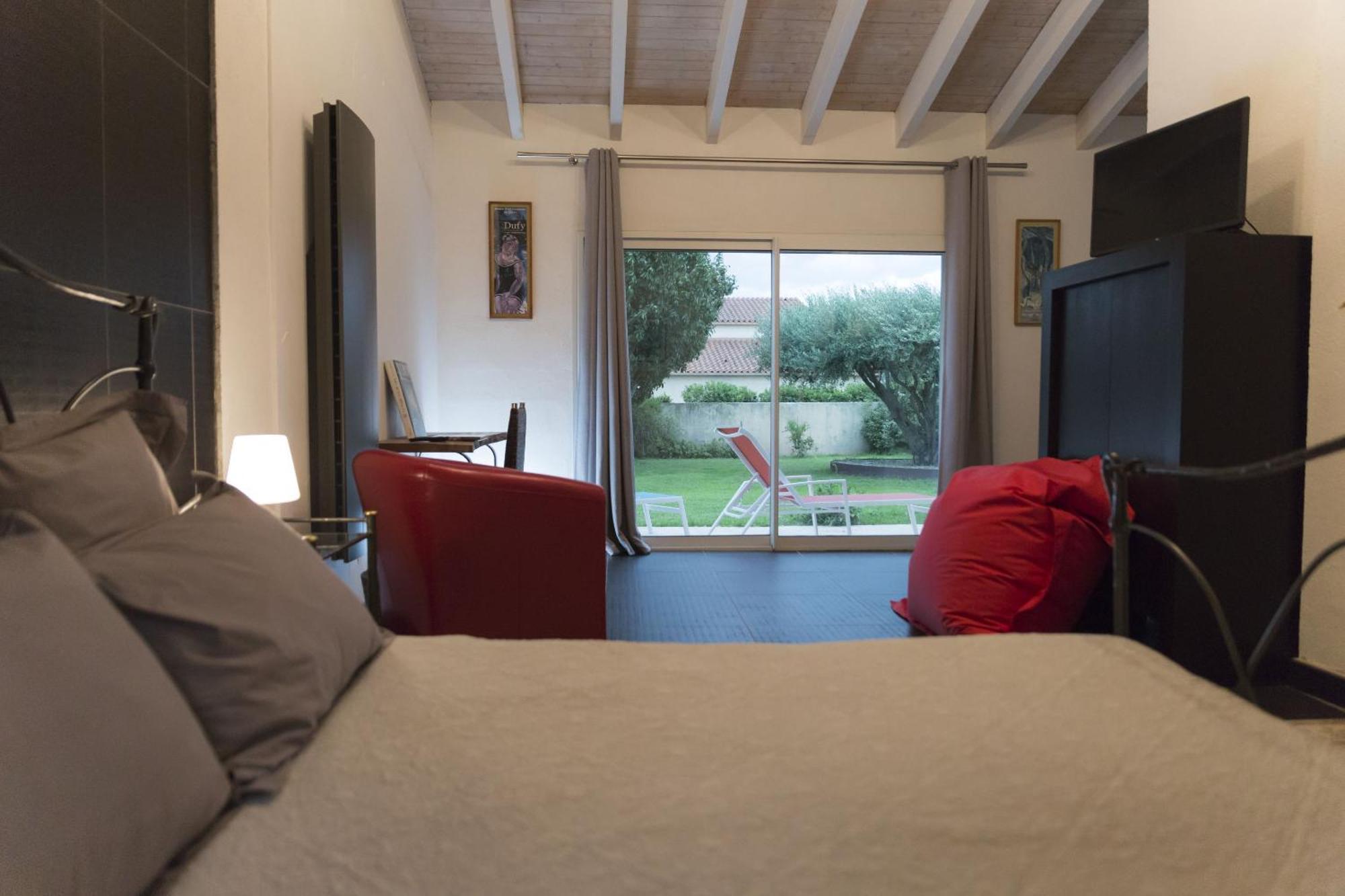 La Casa Nert Hotell Millas Exteriör bild